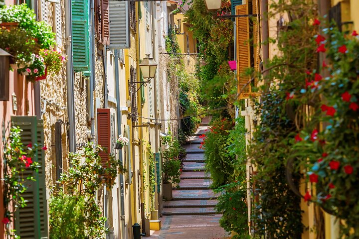 Antibes Walking Tour + little tasting