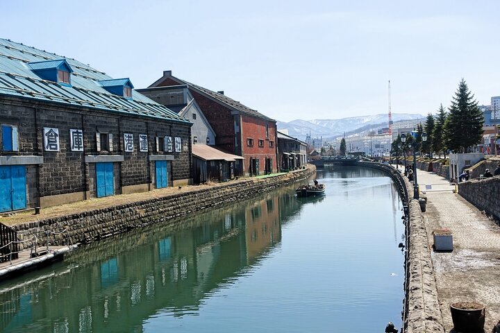Private Customizable walking Tour in Otaru