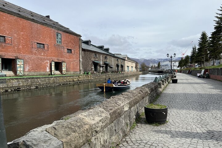 Private Customizable walking Tour in Otaru