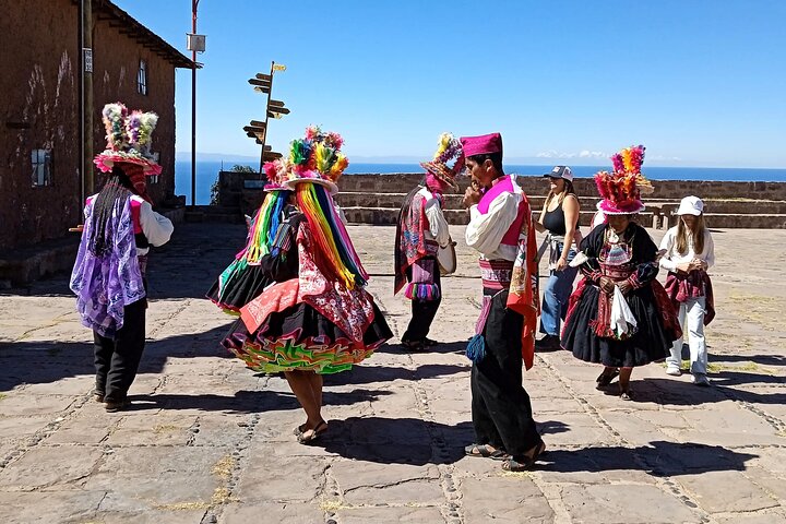 Full-Day Tour of Uros, Taquile and Sillustani from Puno