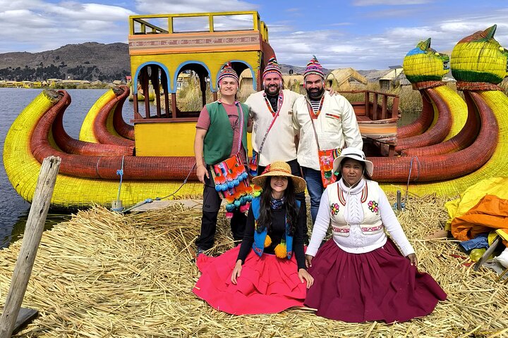 3h Boat Tour to Uros Island from Puno