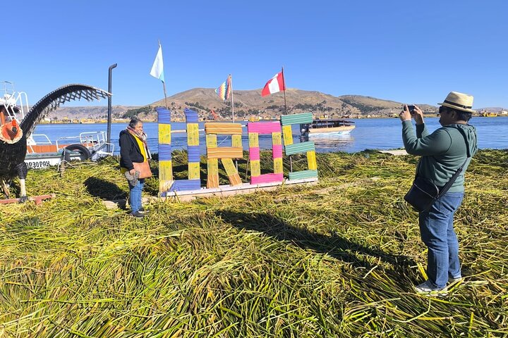 3h Boat Tour to Uros Island from Puno