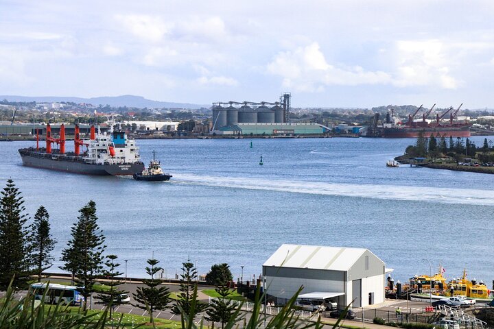 Newcastle: Half-Day Sightseeing with Coastal Stops & History