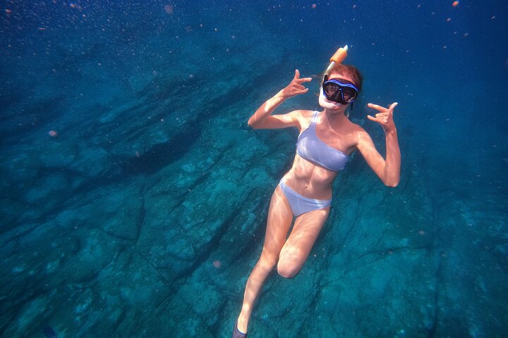 Kayaking + snorkeling with turtles