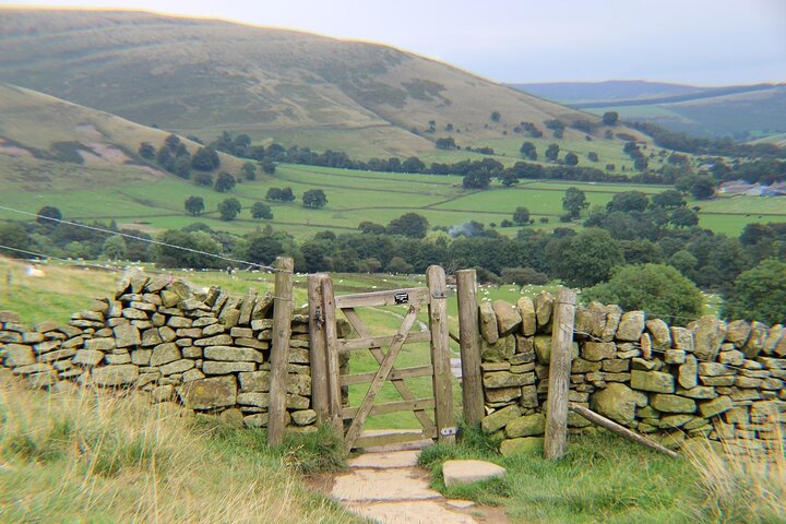 Peak District RoadTrip Guidebook-Bakewell, Mam Tor & Hope Valley