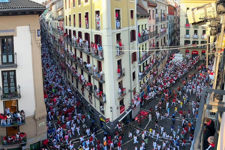 VIP San Fermin : Balcony in Estafeta, Churros y Gigantes