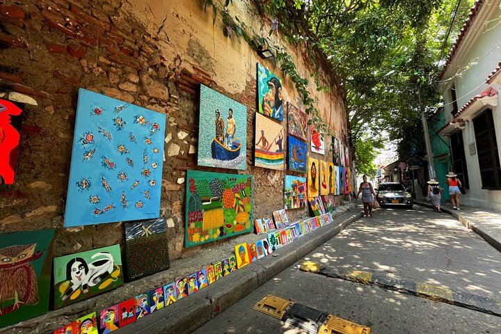 Walking tour of the magical city of Cartagena.