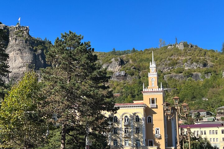 Kutaisi: Chiatura Cable Cars & Katskhi Pillar Guided Tour