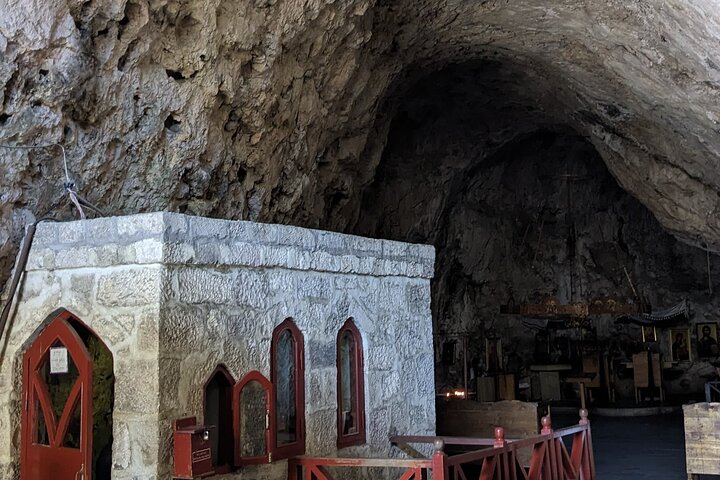 Kutaisi: Chiatura Cable Cars & Katskhi Pillar Guided Tour