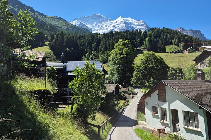 Easy countryside tour in Swiss Alps - kids friendly