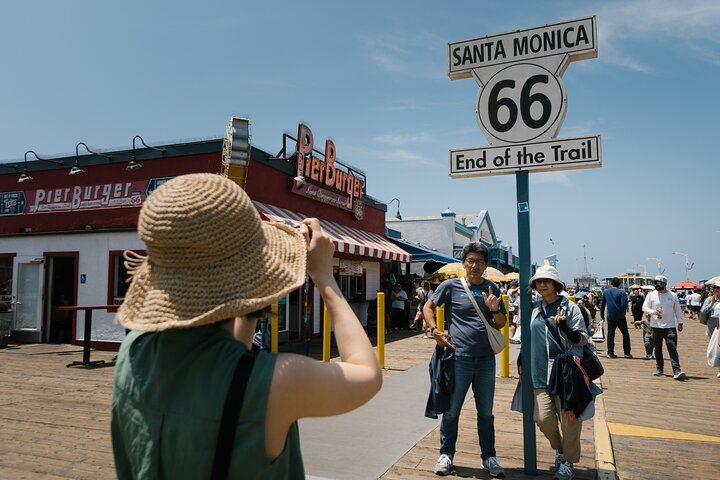 Best of Los Angeles Guided City Tour with 4 Stops & Free Time