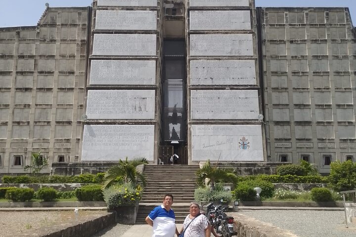 Excursion to the Three Eyes Park and the Colón Lighthouse