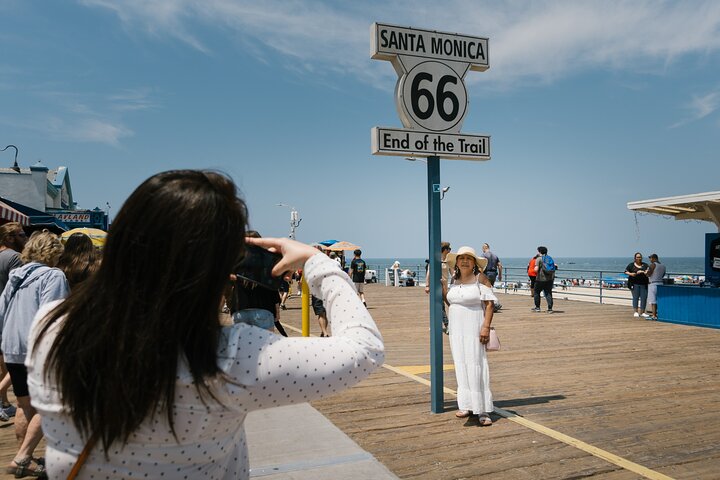 Best of Los Angeles Guided City Tour with 4 Stops & Free Time