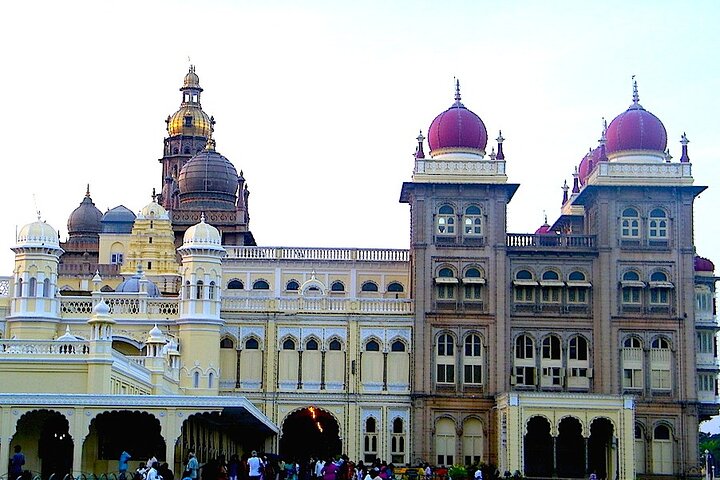 Private tour of Mysore by tourism ministry approved company