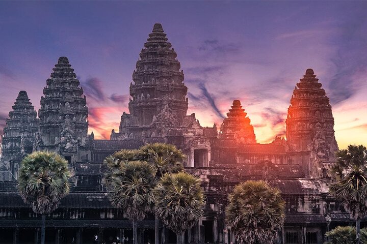 Angkor Wat Sunrise or Sunset Tour with Guide from Siem Reap
