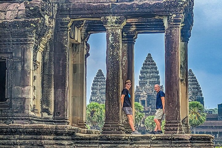 Angkor Wat Sunrise or Sunset Tour with Guide from Siem Reap