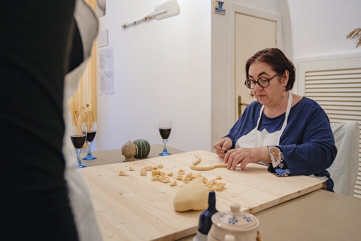 Apulian Cooking Class with Aperitif and Wine in Polignano a Mare