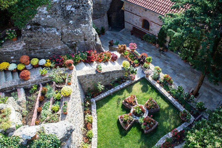 Meteora: Morning Half Day Sightseeing and Monasteries Tour