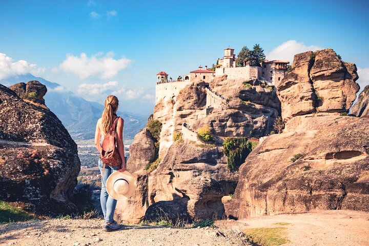 Meteora: Morning Half Day Sightseeing and Monasteries Tour