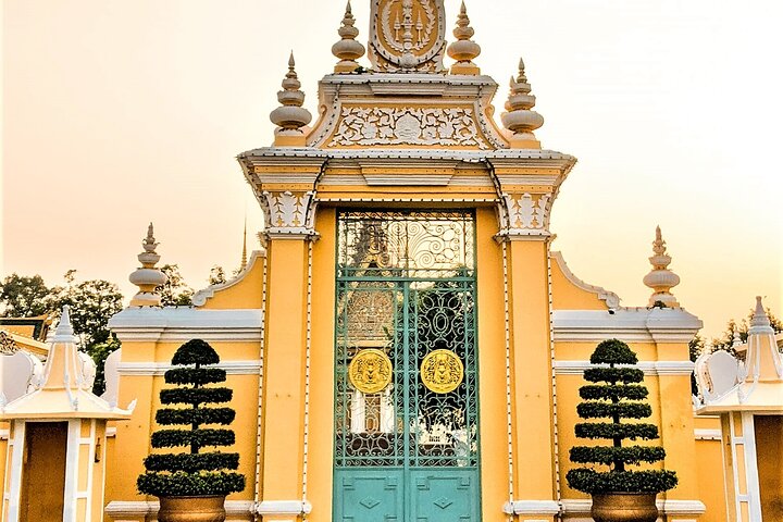 Day Trip from Sihanoukville to Phnom Penh for Cruise Passengers