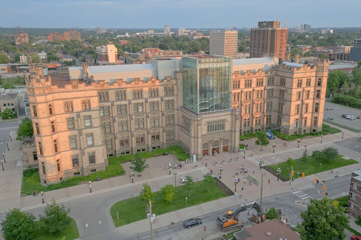Ottawa Hop-On Hop-Off Sightseeing Tour