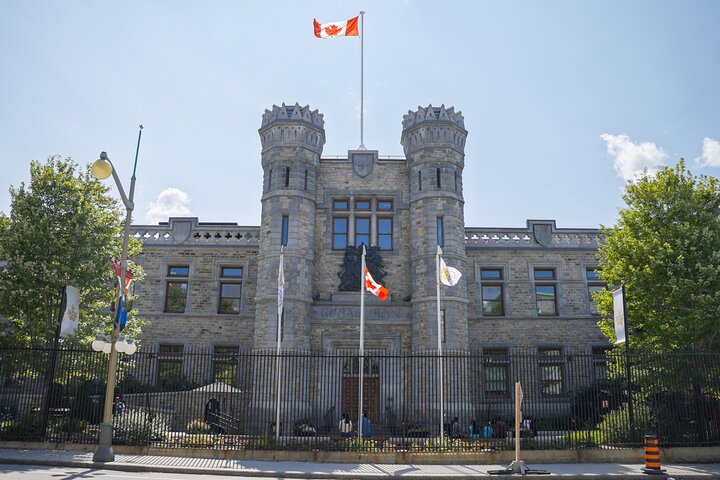 Ottawa Hop-On Hop-Off Sightseeing Tour