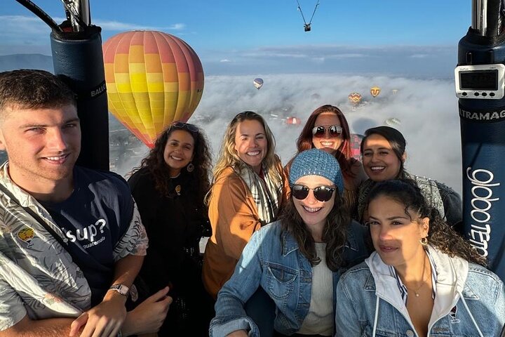 Balloon flight + pick up in CDMX + Breakfast in Cave + Pyramids