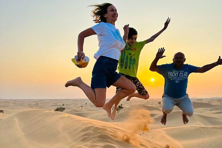 Abu Dhabi Layover Tour with Airport Pickup
