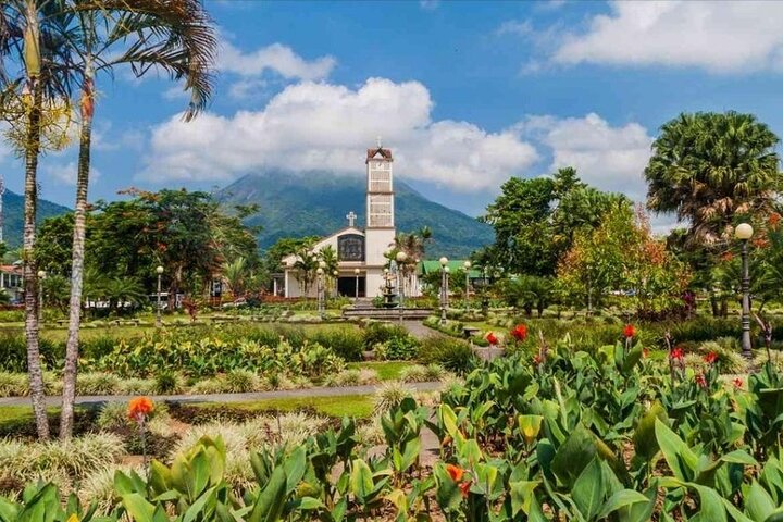 Transfers in La Fortuna, One-way or Round-Trip
