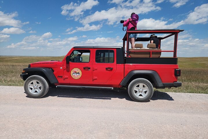 The Only Full Day - Jeep Bison Safari - W/ Lakeside Picnic Lunch