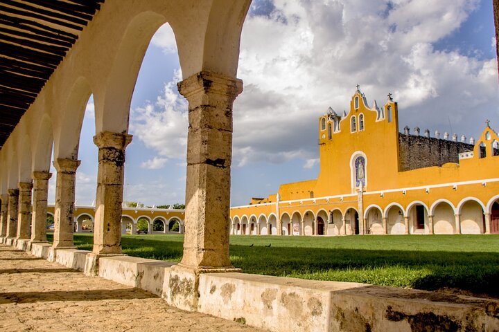 From Merida: Chichen Itza Tour, Izamal, Cenote Ik Kil and Food