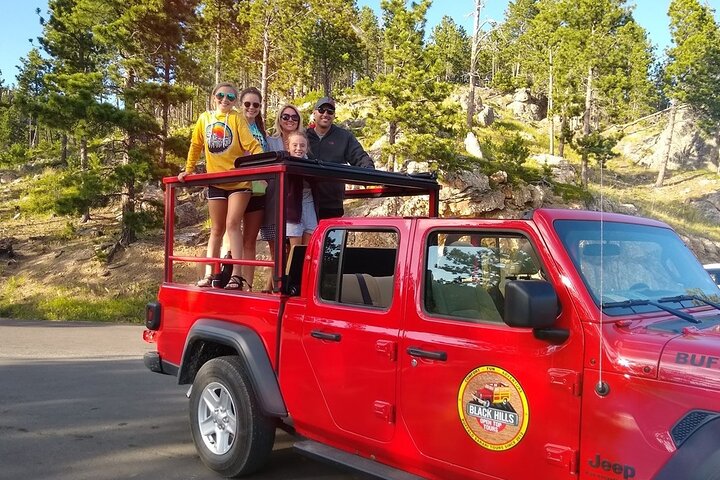 The Only Full Day - Jeep Bison Safari - W/ Lakeside Picnic Lunch