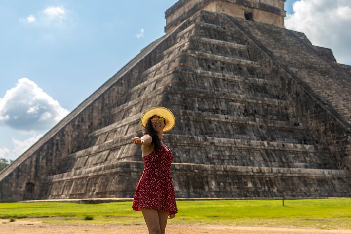 From Merida: Chichen Itza Tour, Izamal, Cenote Ik Kil and Food