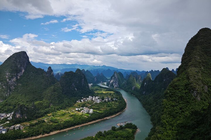 Guilin Highlights Tour Li River to Yangshuo and Xianggong Hill