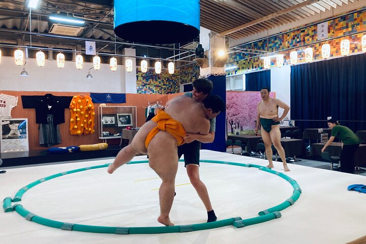 Up-Close Sumo Experience at Ochi Stable: Wear Kimono in Osaka