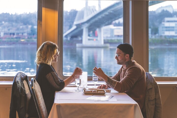 2-hour Lunch Cruise on Willamette River