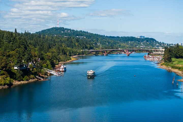 2-hour Lunch Cruise on Willamette River