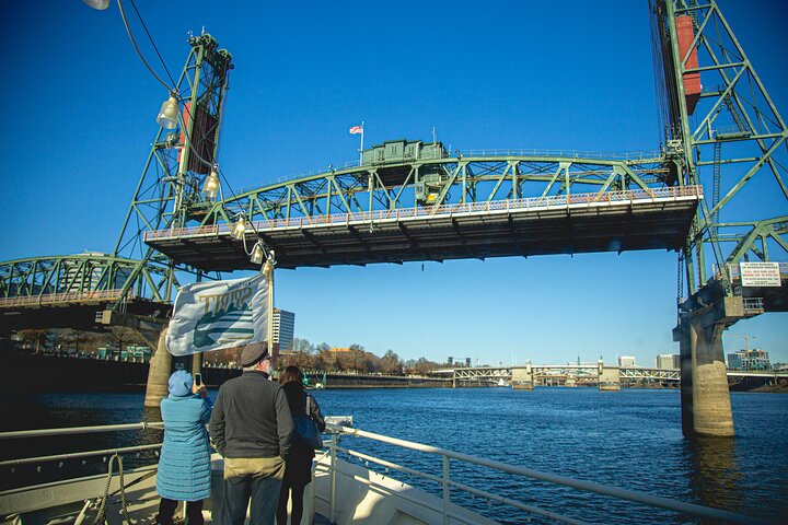 2-hour Lunch Cruise on Willamette River