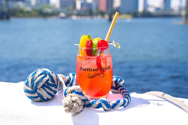 2-hour Lunch Cruise on Willamette River