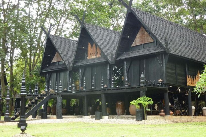 From Chiang Rai: 3 Temples, Golden Triangle Tour, Tea Plantation