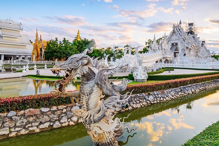 From Chiang Rai: 3 Temples, Golden Triangle Tour, Tea Plantation