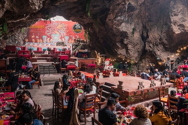 Balloon flight + Breakfast in cave + Pyramids + Pick up CDMX.