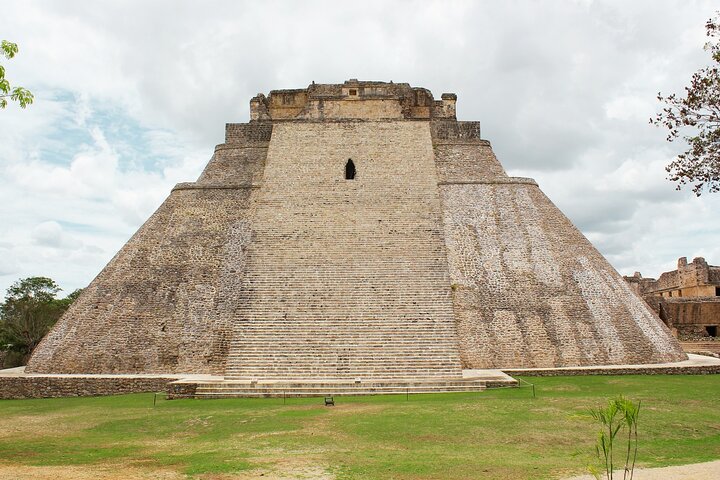 Tour to Uxmal Kabah and Chocolate Museum from Mérida