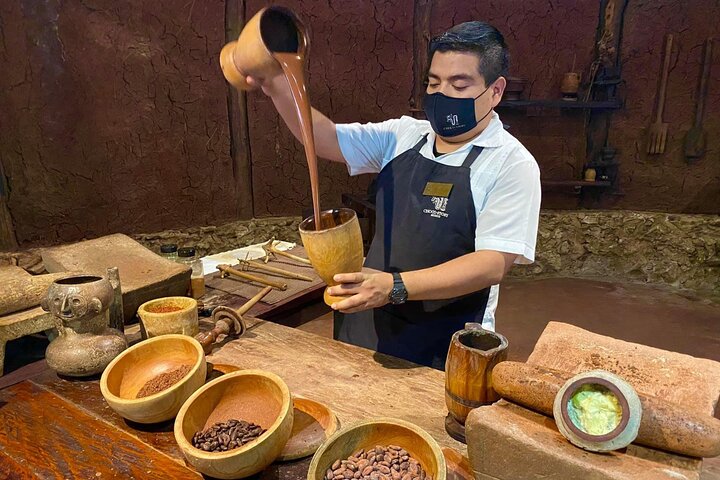 Tour to Uxmal Kabah and Chocolate Museum from Mérida