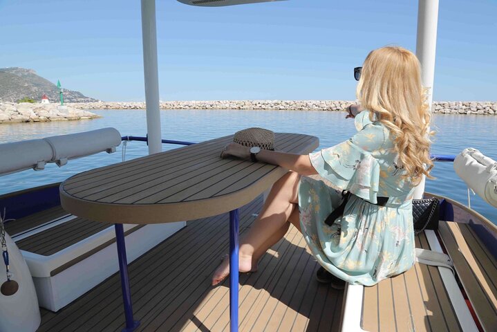 Romantic Private Tour for 2 on your own Solar Powered Boat