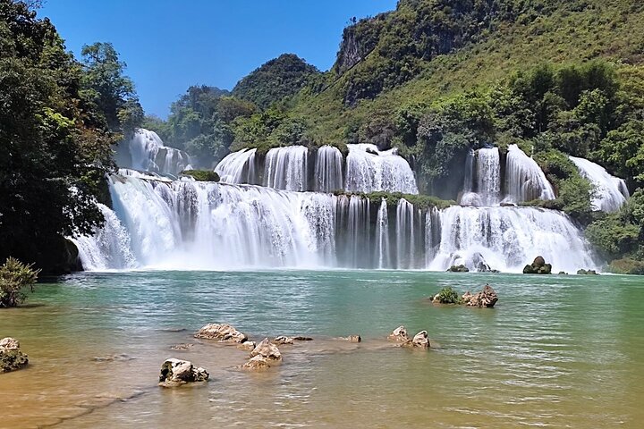 Ban Gioc Waterfall - Nguom Ngao Cave Full Day Tour