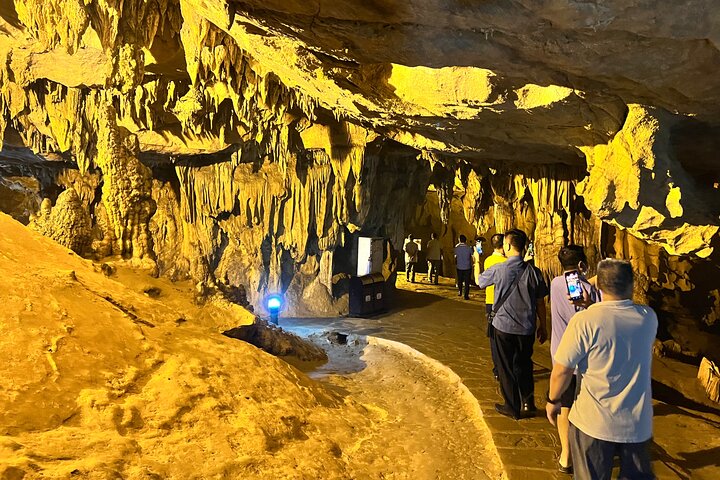 Ban Gioc Waterfall - Nguom Ngao Cave Full Day Tour