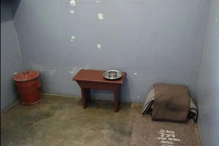 Robben Island and Prison Guided Tour with Ferry Ticket