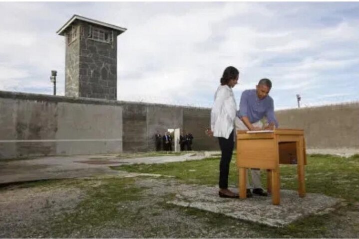 Robben Island and Prison Guided Tour with Ferry Ticket