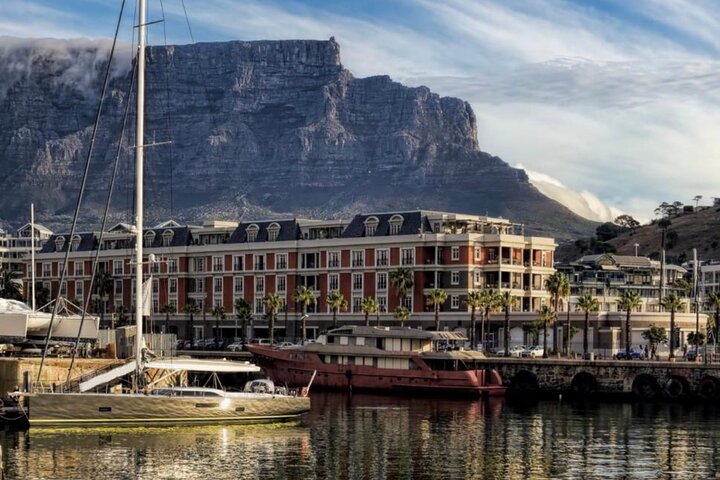 Robben Island and Iconic Table Mountain Tour